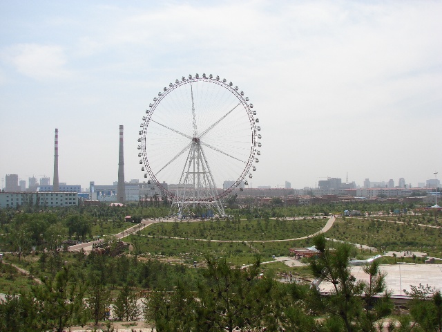 位于呼和浩特市东北角的阿尔泰游乐场